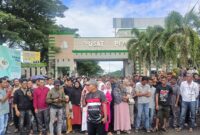 Warga orasi di simpang suka makmue nagan raya