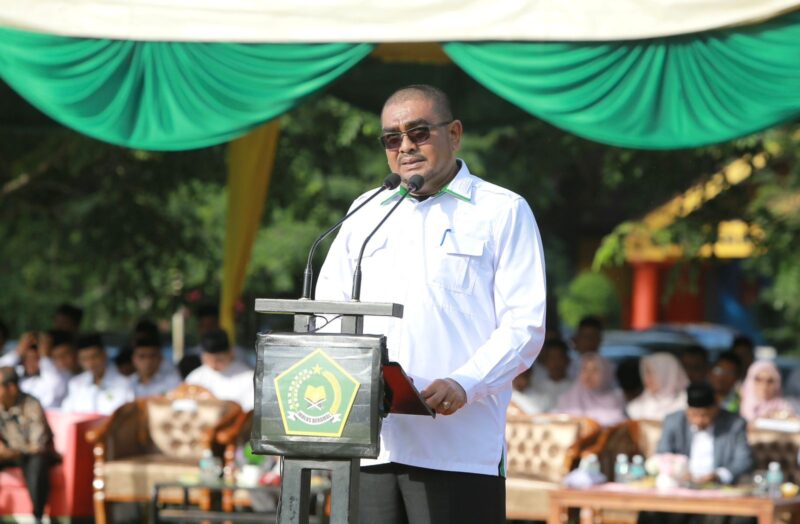 Keterangan Foto:

Kepala Kantor Kemenag Aceh Besar H Saifuddin SE bertindak sebagai inspektur upacara peringatan Hari Amal Bakti (HAB) ke 80 di Lapangan Poltekpel Malahayati, Aceh Besar, Sabtu (3/1/2026). Foto/Humas Kemenag Aceh Besar