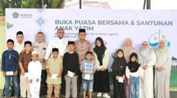 Kemenag Aceh Besar Rangkai Buka Puasa Bersama dengan Santunan dan Pembinaan ASN
