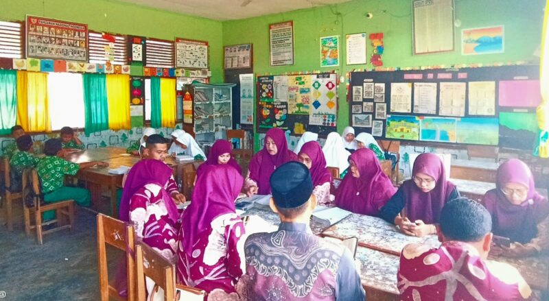 Keluarga Besar MIN Inovasi Nagan Raya gelar Khatam Al-Quran bersama para Guru, Staf Administrasi dan Murid usai shalat Dhuha Berjamaah dan bertepatan 15 Ramadan 1447 hijriah di lingkup MIN Inovasi Nagan Raya. Kamis, 5 Maret 2026