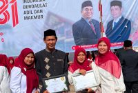 Pasangan Suami Istri, Robbi Yanta SE dan Nurfadhillah SKom, Operator Terbaik Tahun 2026